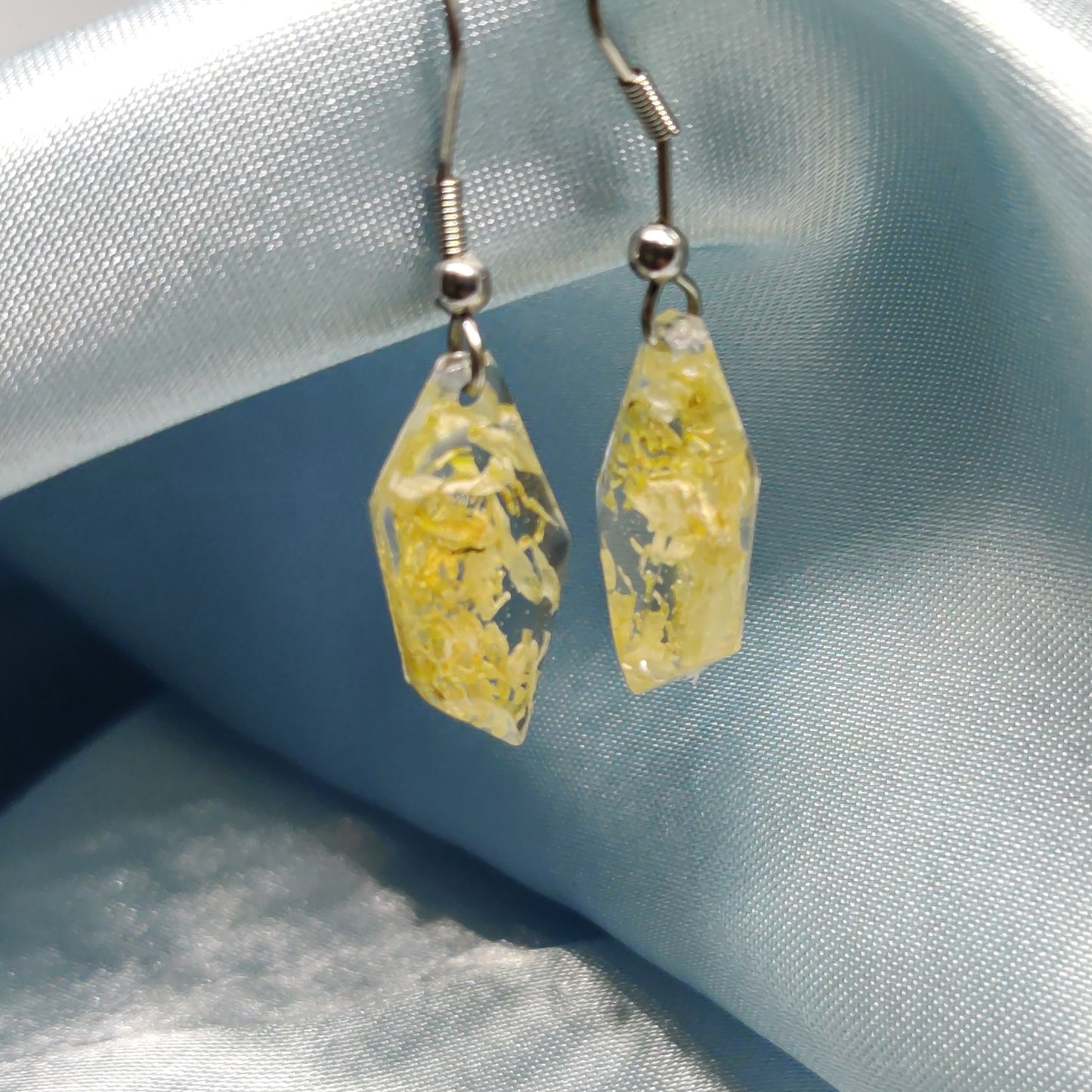 Chrysanthemum Resin Earrings