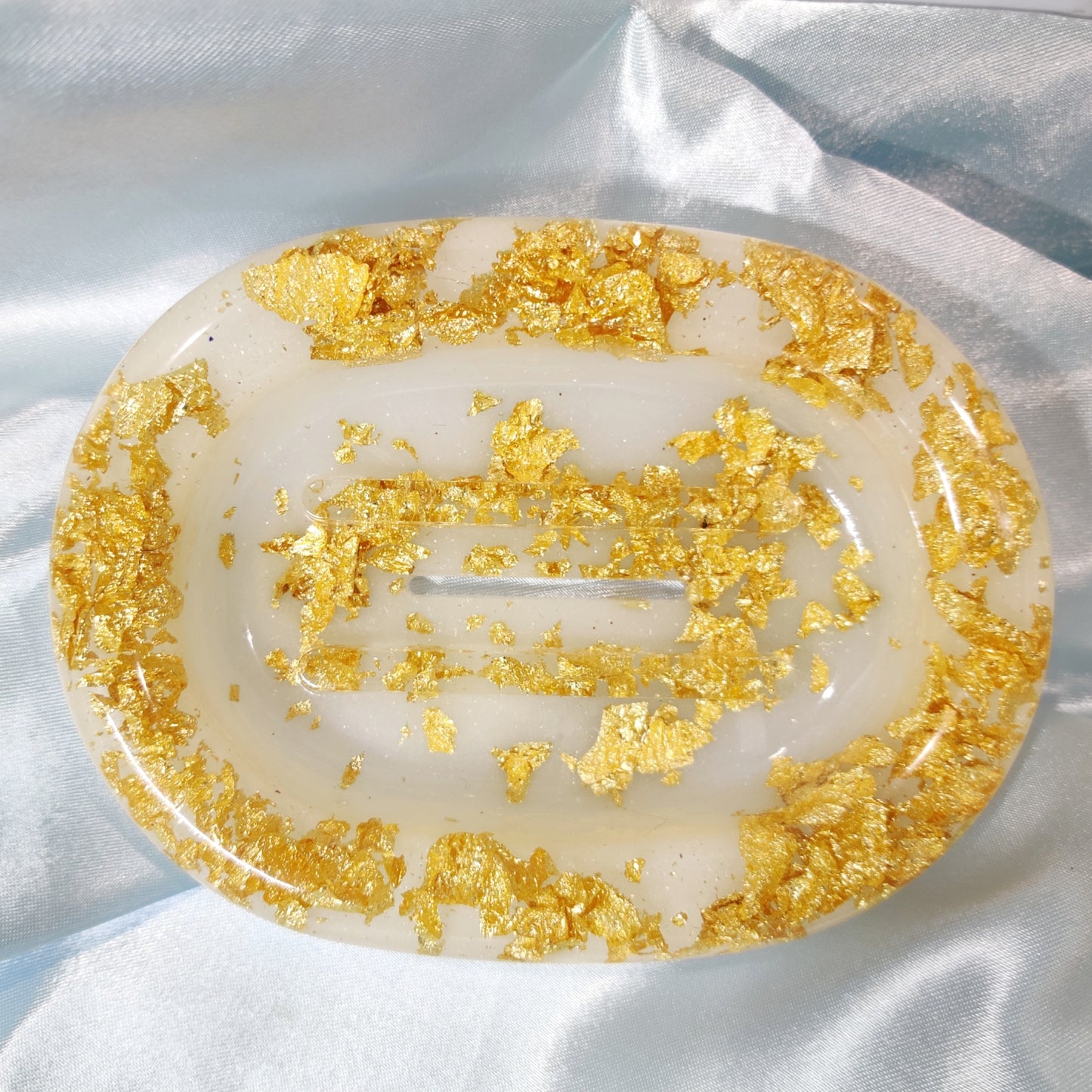 White and Gold Flake Soap Dish
